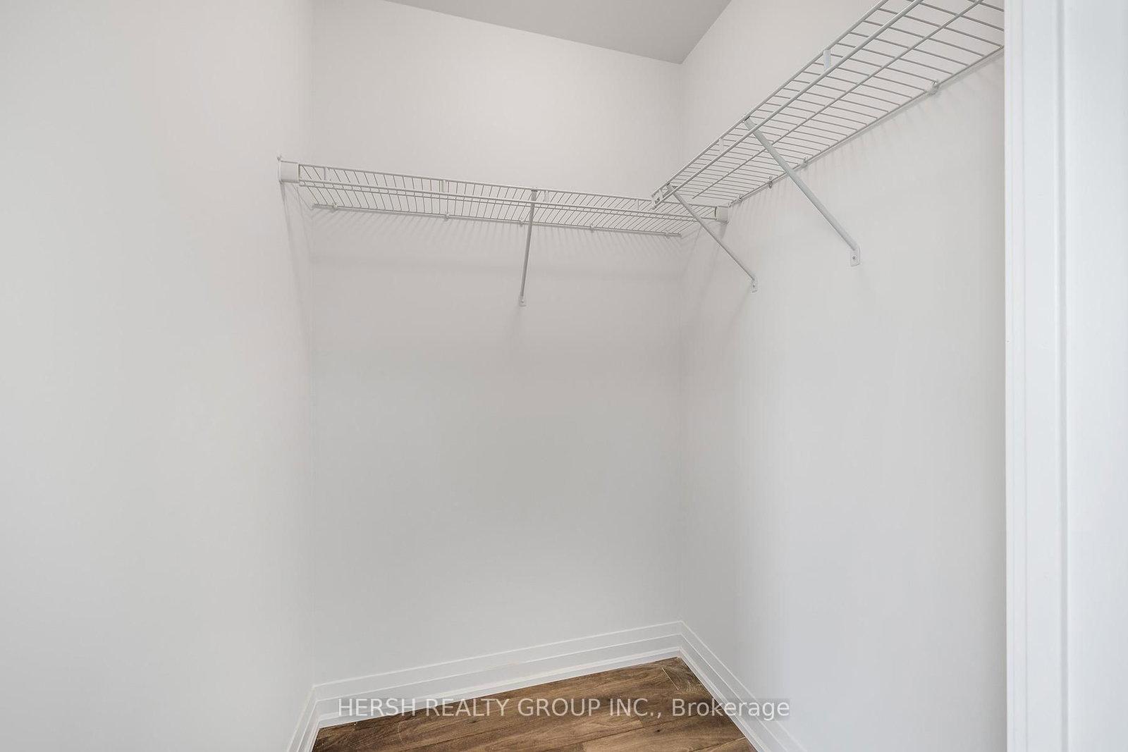 10 Meadowglen Place, Unit LPH5 - Photo 9