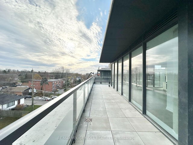 PH422 C - 1612 Charles St. Street