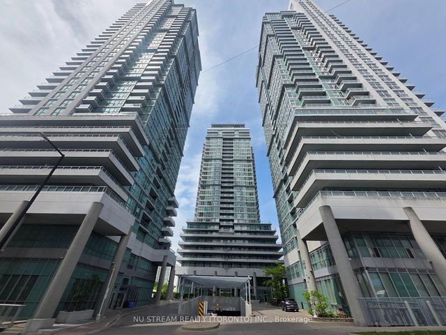 812 - 60 Town Centre Court
