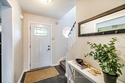 15 Merryfield Crt, Clarington - Bowmanville image-0-1