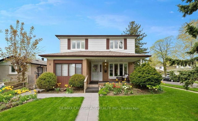 8 Midcroft Drive