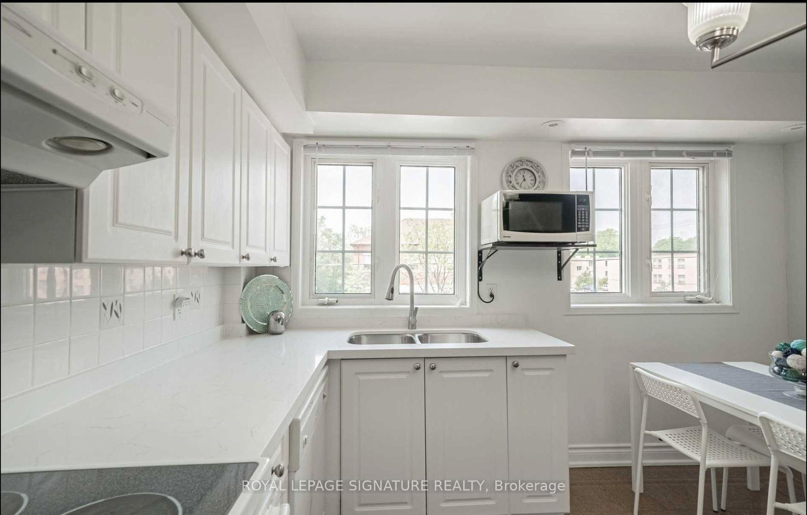 593 Kennedy Road, Unit 28 - Photo 8