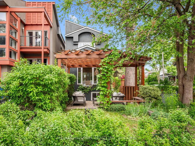 22 Dawson Avenue