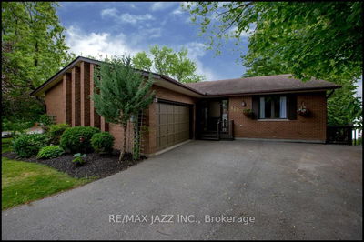 447 Lakeshore Dr, Scugog - Port Perry image-0-2