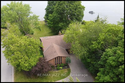 447 Lakeshore Dr, Scugog - Port Perry image-0-3