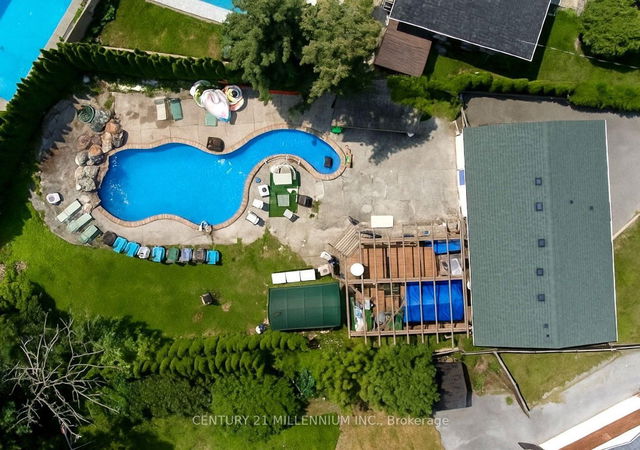 15 Benary Crescent