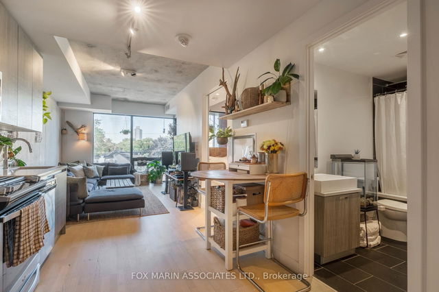 411 - 246 Logan Avenue