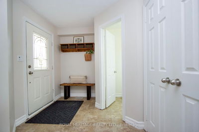 55 Hearthstone Cres, Clarington - Courtice image-0-3