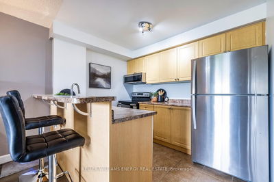 Unit 302 — 120 Aspen Springs Dr, Clarington - Bowmanville image-0-4