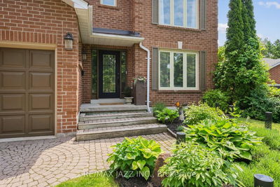 19 Valleycrest Dr, Clarington - Courtice image-0-3
