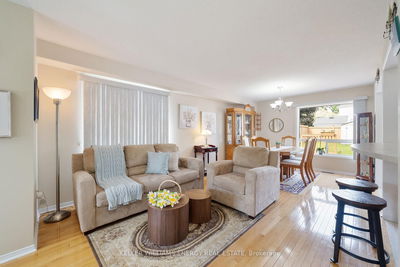 42 Harmer Dr, Clarington - Newcastle image-0-2
