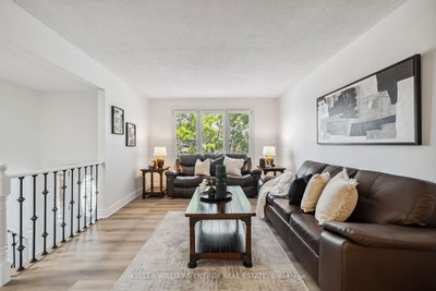 4 Pinedale Cres, Clarington - Courtice image-0-4