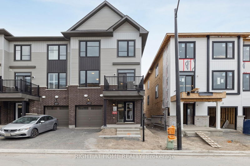 1055 Honeycomb Path, Oshawa - Kedron image-0-0