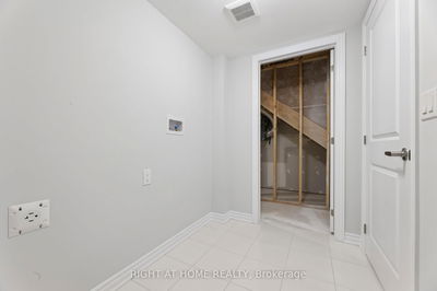 1055 Honeycomb Path, Oshawa - Kedron image-0-4