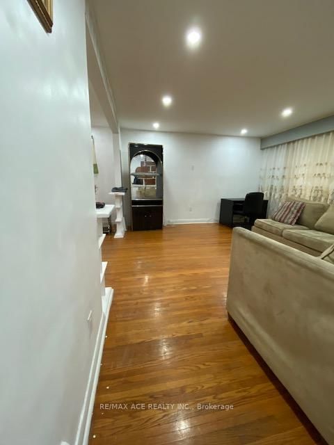 Main - 34 Crocus Drive