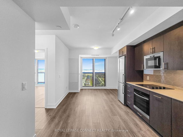 1603 - 2545 Simcoe Street N