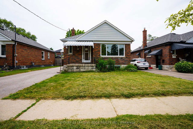 96 Oakes Avenue