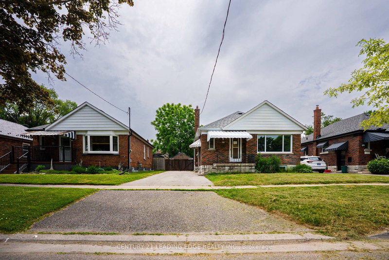 96 Oakes Ave, Oshawa, L1G 6C6 | Image 2