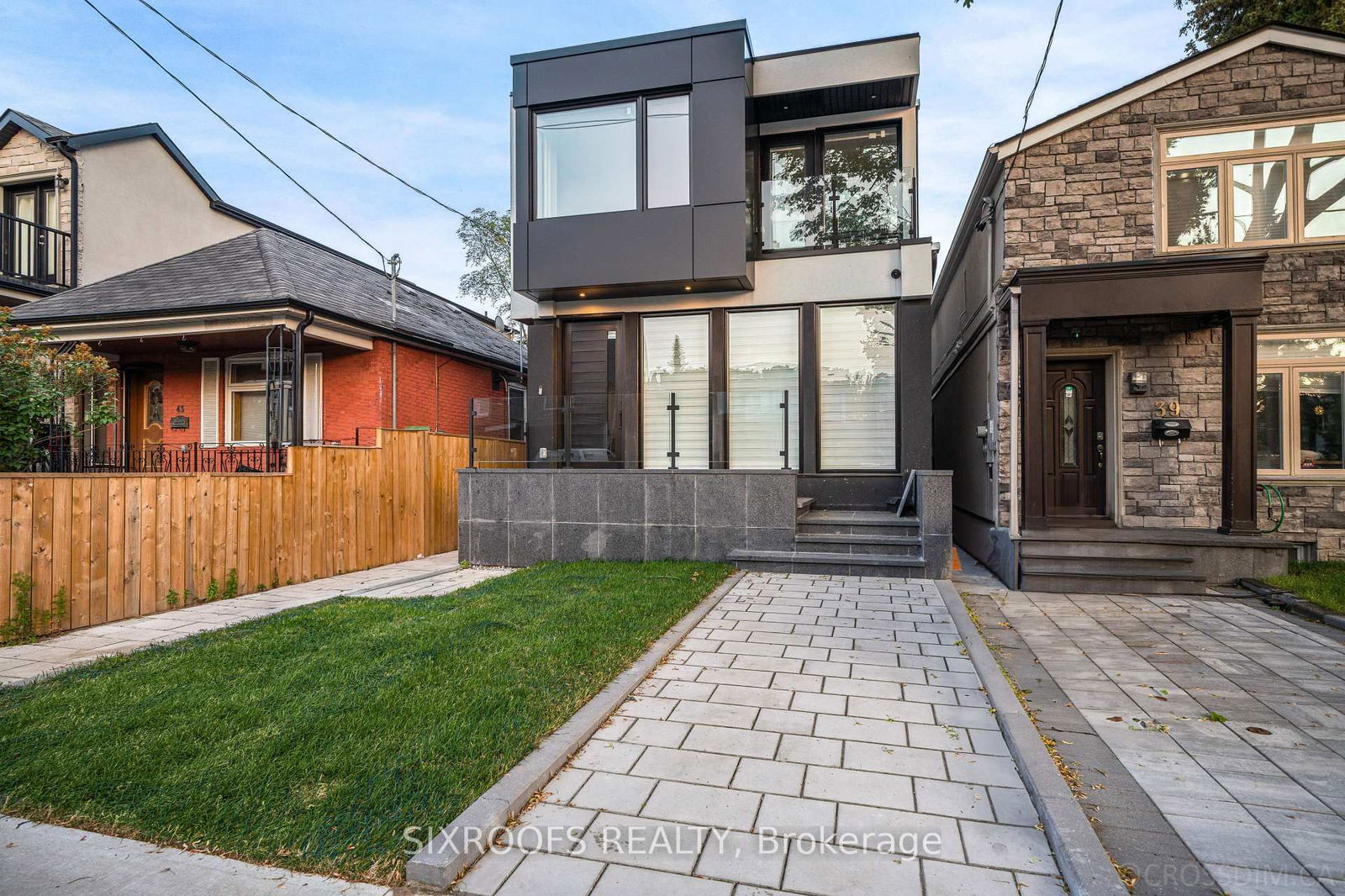 Detached House for sale at 41 Dunkirk Road, Toronto, Ontario, M4C 2M4 - Danforth Village-East York - MLS: E12234585
