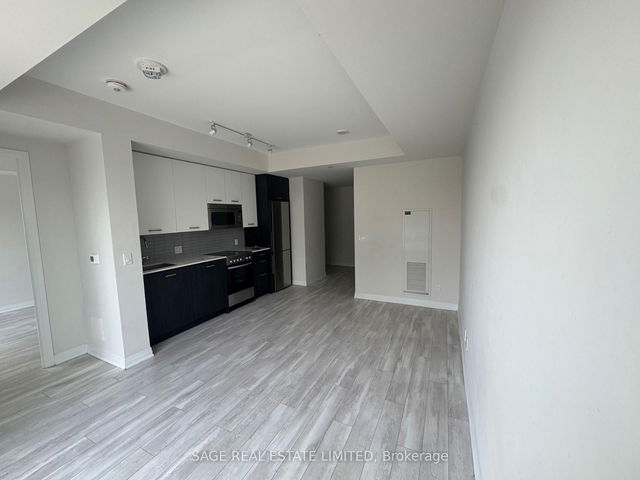 609 - 1630 Queen Street E
