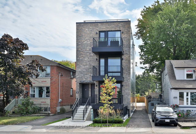 Centre - 2343 Gerrard Street E