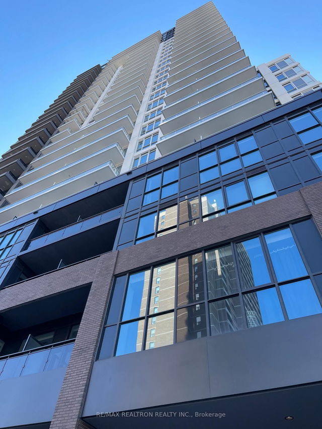 2511 - 286 Main Street