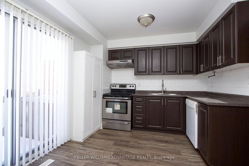 142 Wright Cres N, Ajax, L1S 6X6 | Image 3