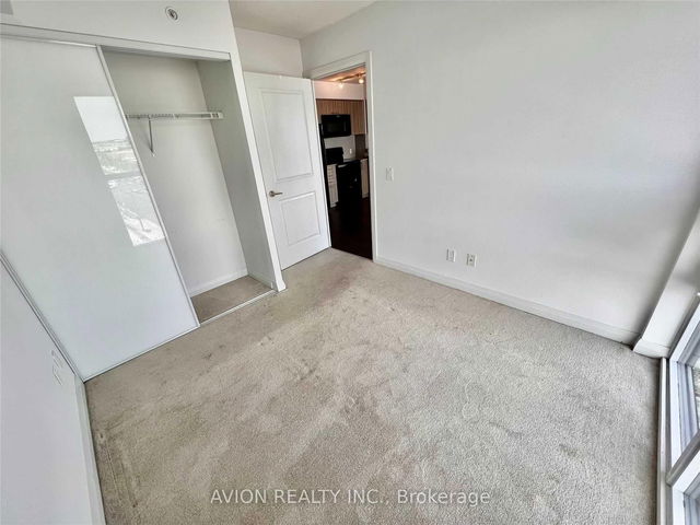 712 - 30 Meadowglen Place