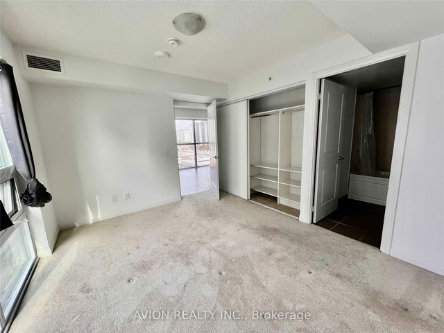712 - 30 Meadowglen Place
