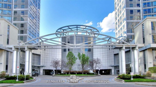 915 - 38 Lee Centre Drive
