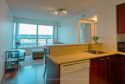 Unit 915 — 38 Lee Centre Drive — photo 6