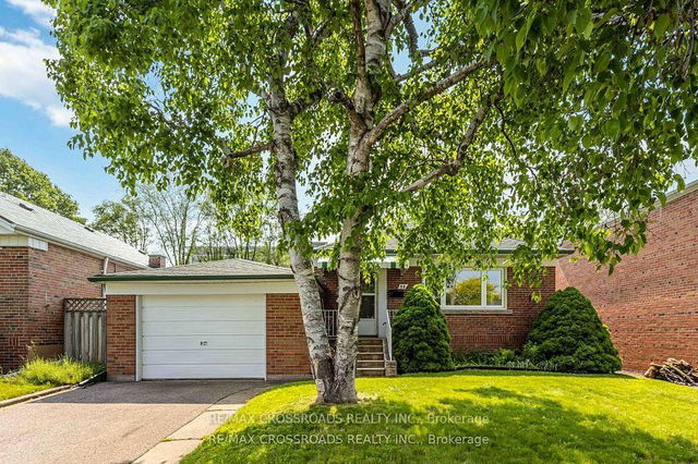 58 Greylawn Crescent