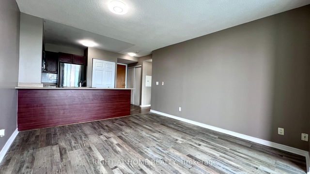 806 - 340 Watson Street W