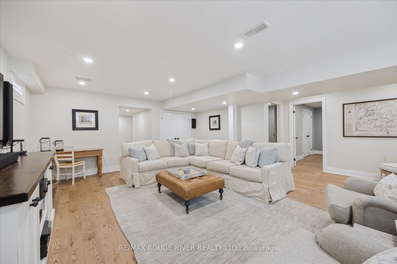 Listing Image 32