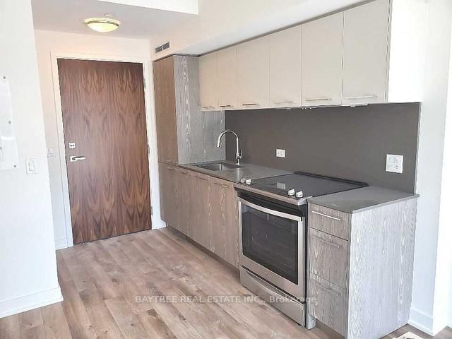 912 - 30 Baseball Place