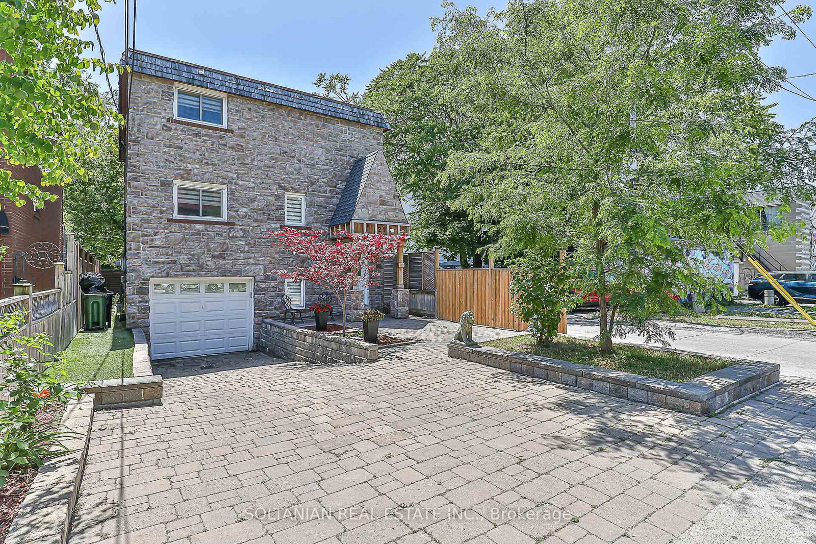 Listing Image 0