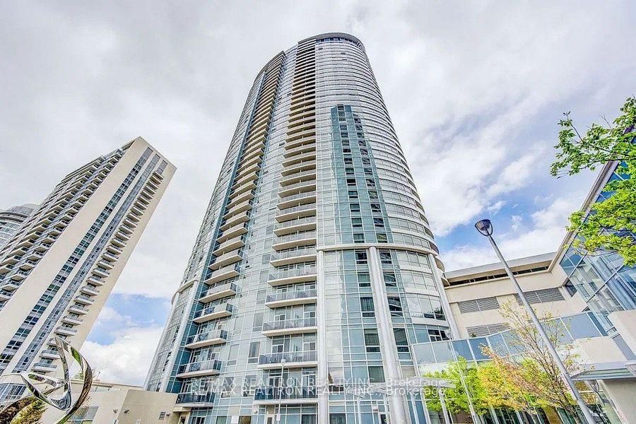 Condo for sale at 824-135 Village Green Square, Toronto, Ontario, M1S 0G4 - Agincourt South-Malvern West - MLS: E12250607