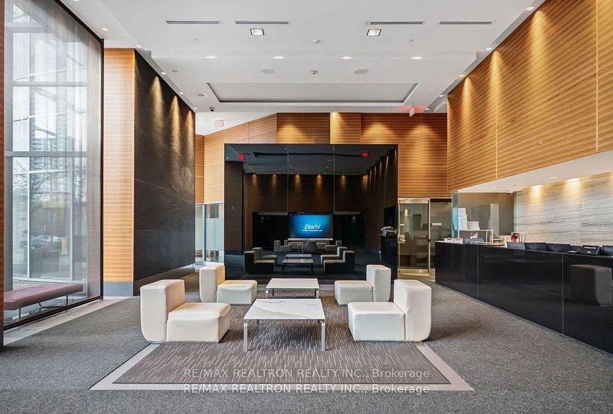 Condo for sale at 824-135 Village Green Square, Toronto, Ontario, M1S 0G4 - Agincourt South-Malvern West - MLS: E12250607