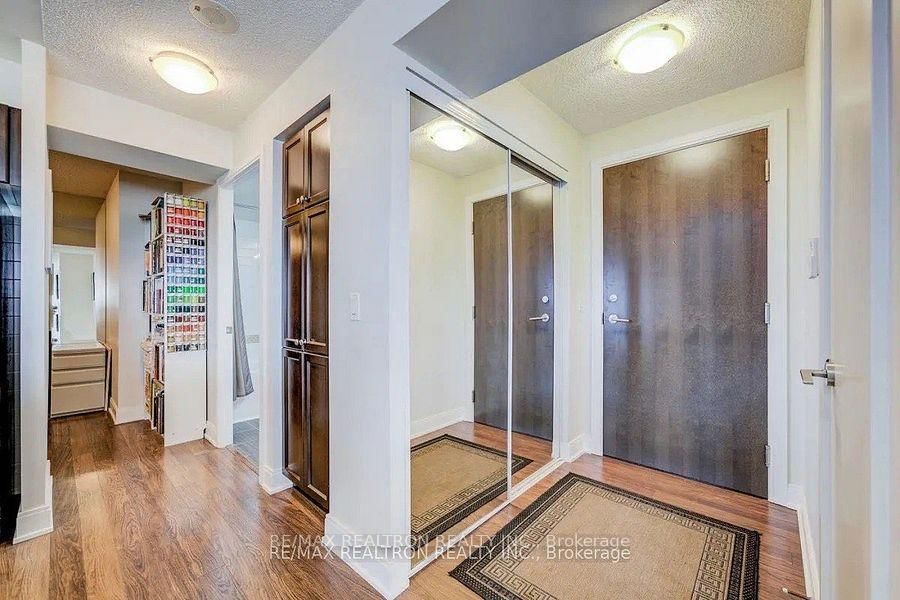 Condo for sale at 824-135 Village Green Square, Toronto, Ontario, M1S 0G4 - Agincourt South-Malvern West - MLS: E12250607