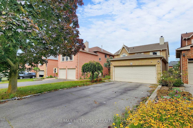 11 Noake Cres, Ajax, L1T 3L4 | Image 2