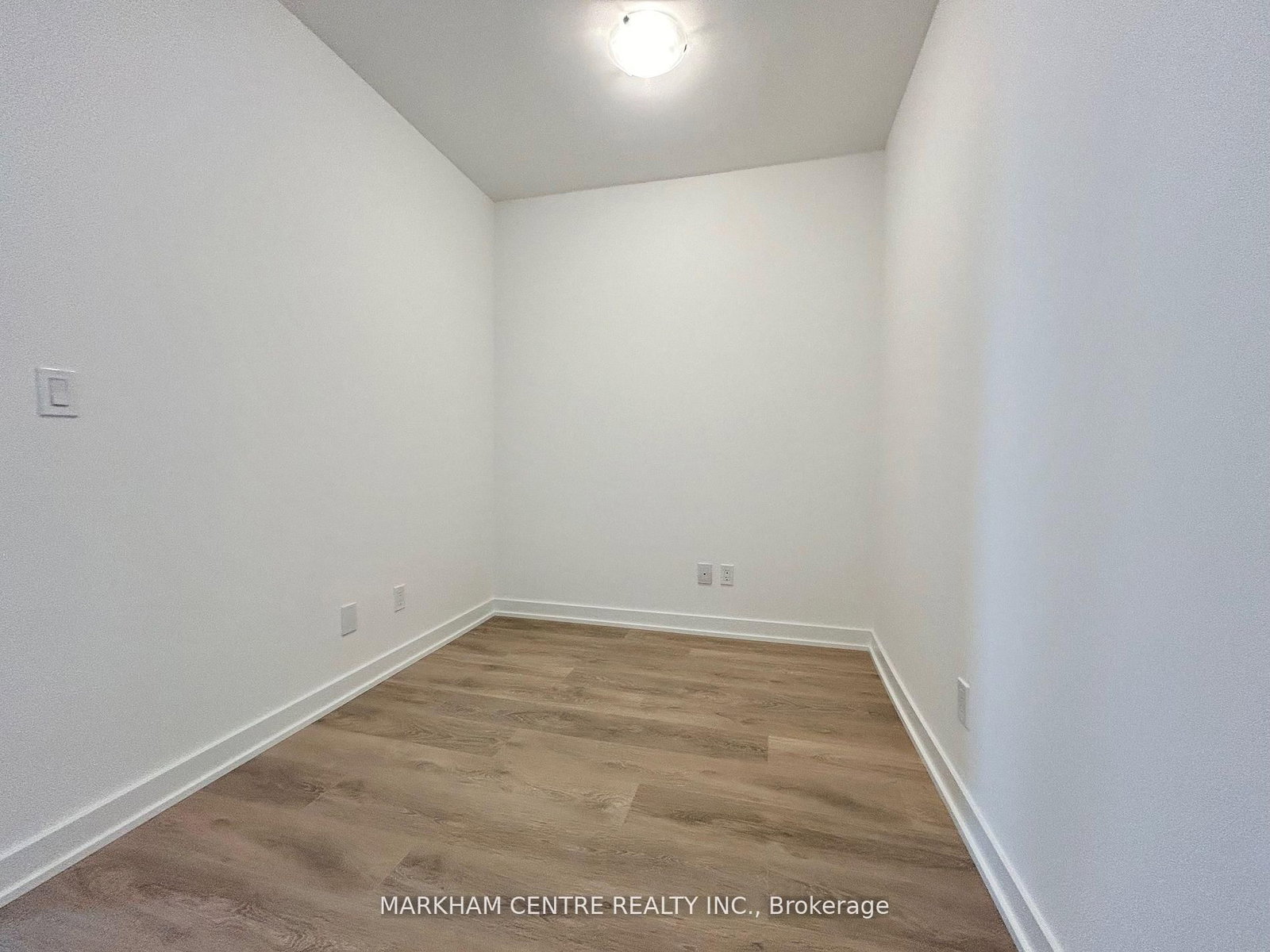 2033 Kennedy Road, Unit 3811 - Photo 9