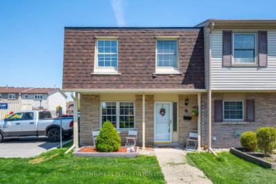 Townhouse sold at 9-580 Eyer Drive, Pickering, Ontario, L1W 3B7 - West Shore - MLS: E12260201