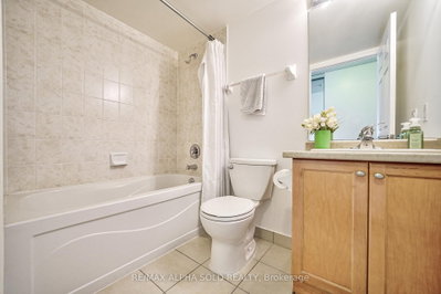 Unit 711 — 68 Grangeway Avenue — more photos