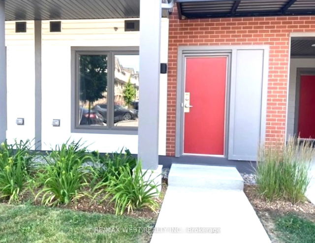 404 - 2635 William Jackson Drive W