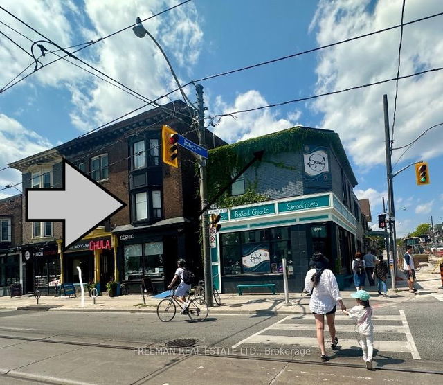 2 - 1060 Gerrard Street E