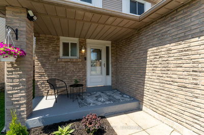 172 Lichen Cres, Oshawa - McLaughlin image-0-2