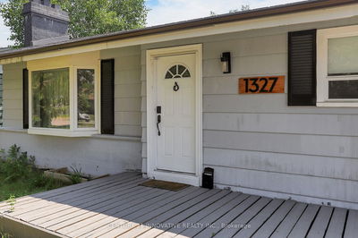 1327 Commerce St, Pickering - Bay Ridges image-0-4