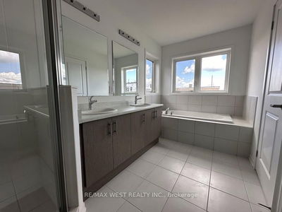 774 Heathrow Path, Oshawa - Samac image-0-3