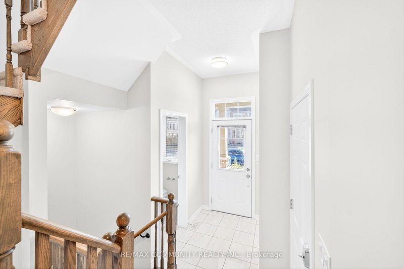 2434 Moonlight Cres, Pickering, L1X 0E9 | Image 2