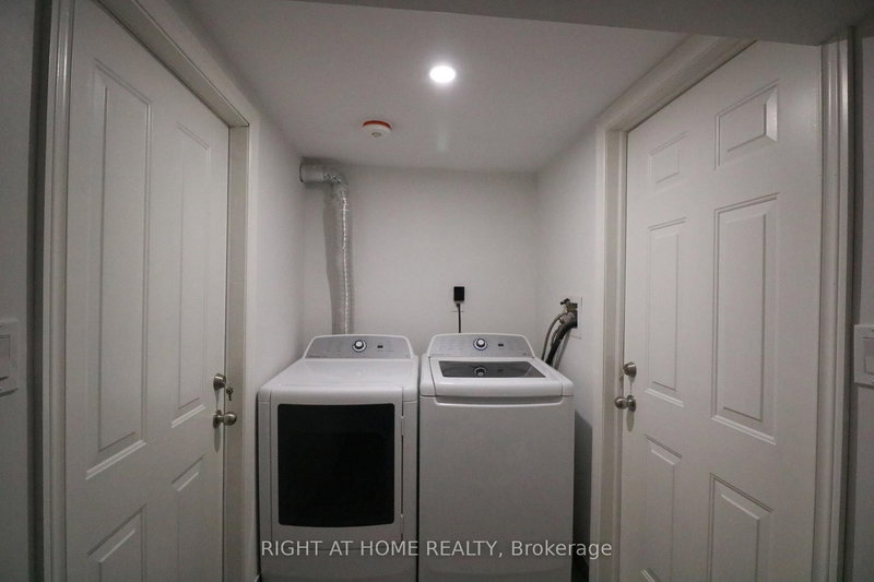 Lower - 823 Sanok Dr, Pickering, L1W 2R1 | Image 3